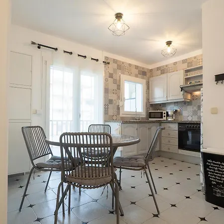 L'escala, 2 Dormitorios, 4 Personas - Es-325-9 Apartment *