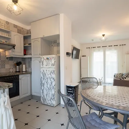 L'escala, 2 Dormitorios, 4 Personas - Es-325-9 Apartment