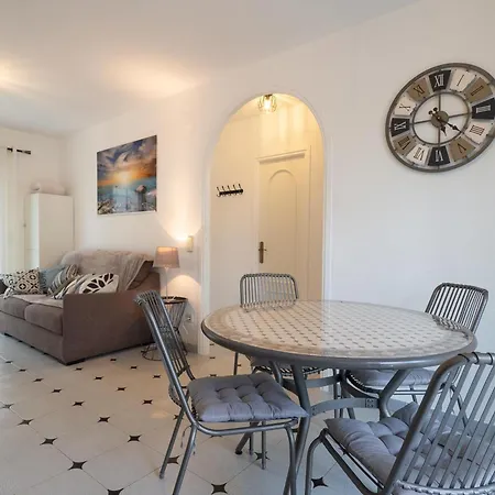L'escala, 2 Dormitorios, 4 Personas - Es-325-9 Apartment Torroella De Montgri